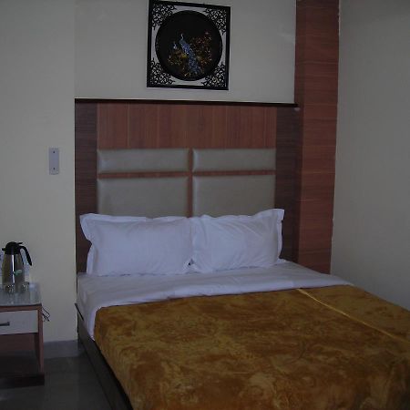 Hotel Dolphin Rāipur 외부 사진