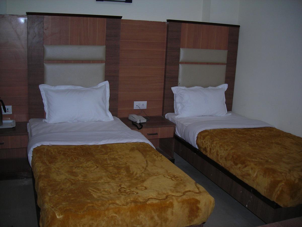 Hotel Dolphin Rāipur 외부 사진
