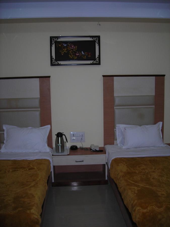 Hotel Dolphin Rāipur 외부 사진